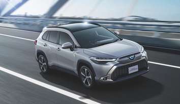 Z（ハイブリッド車・2WD）