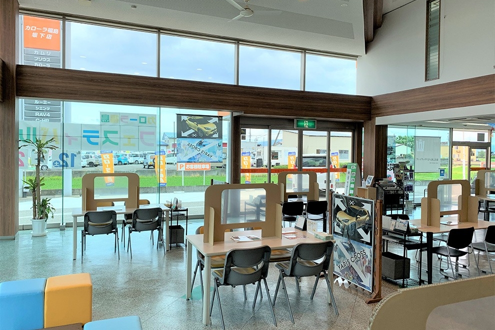 坂下店_ショールーム全体02縮小