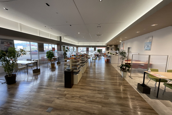城北店_ショールーム内画像03